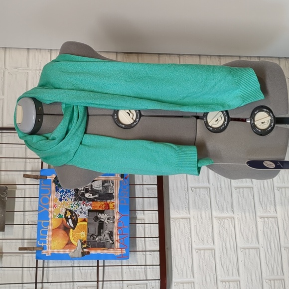 Cashmere blend scarf NWT - Picture 2 of 4